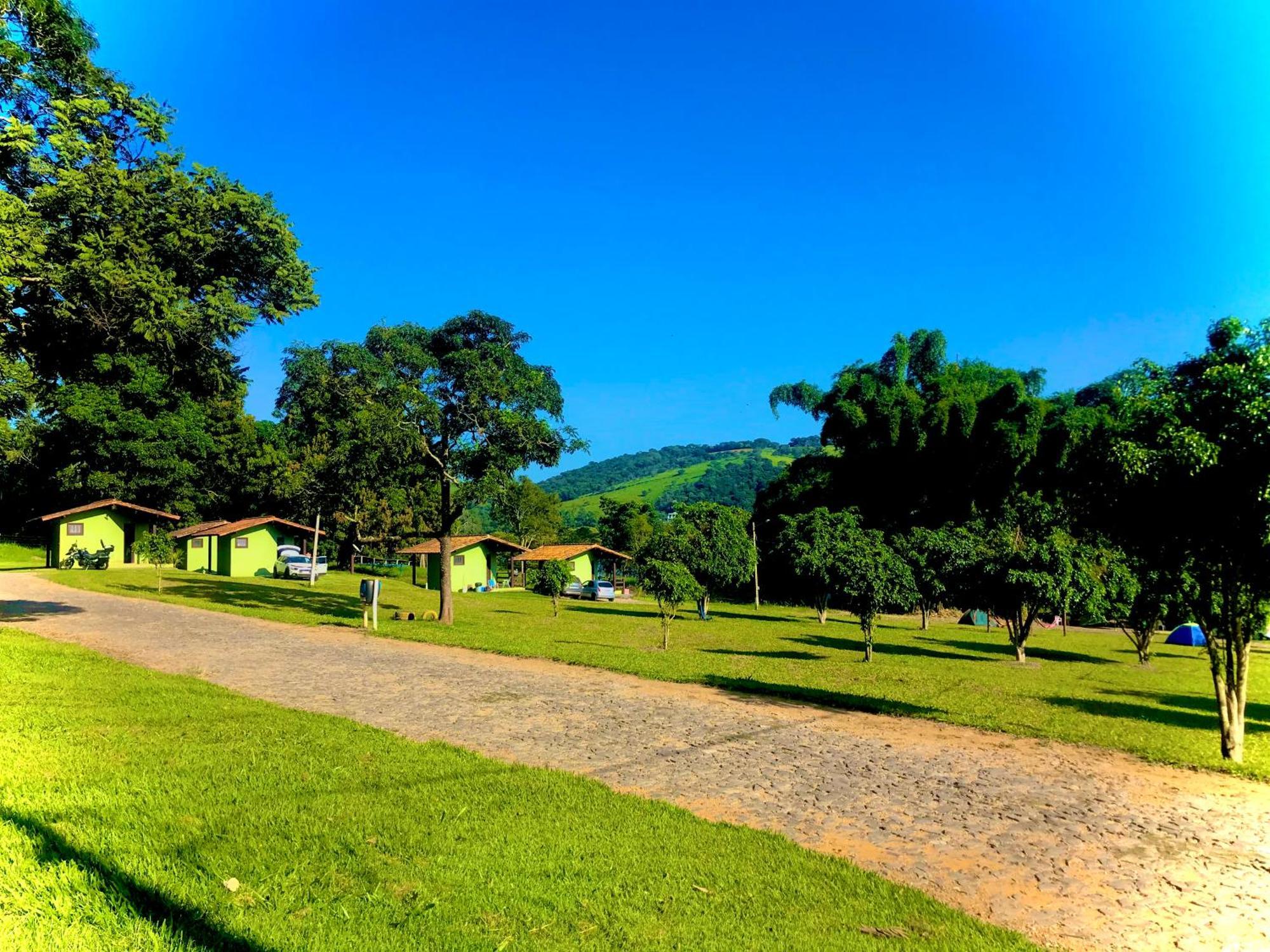 מלון Capitólio Pousada E Camping Recanto Da Praia מראה חיצוני תמונה